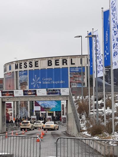 Vista de la entrada a la Feria de Berlín